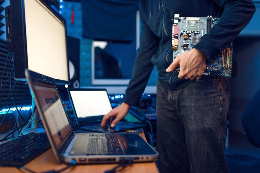 A managed service provider in Portland working on a laptop.